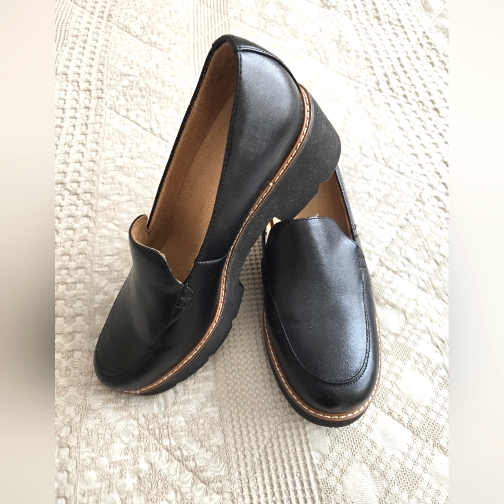 Naturalizer Black Loafers